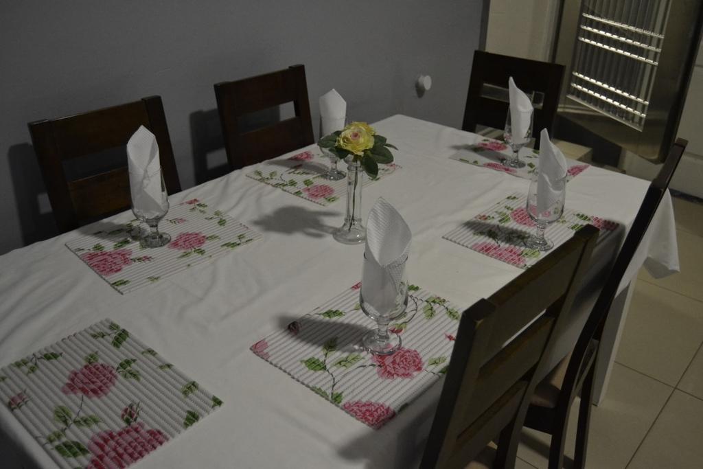 Thembisi Guesthouse 뉴캐슬 외부 사진