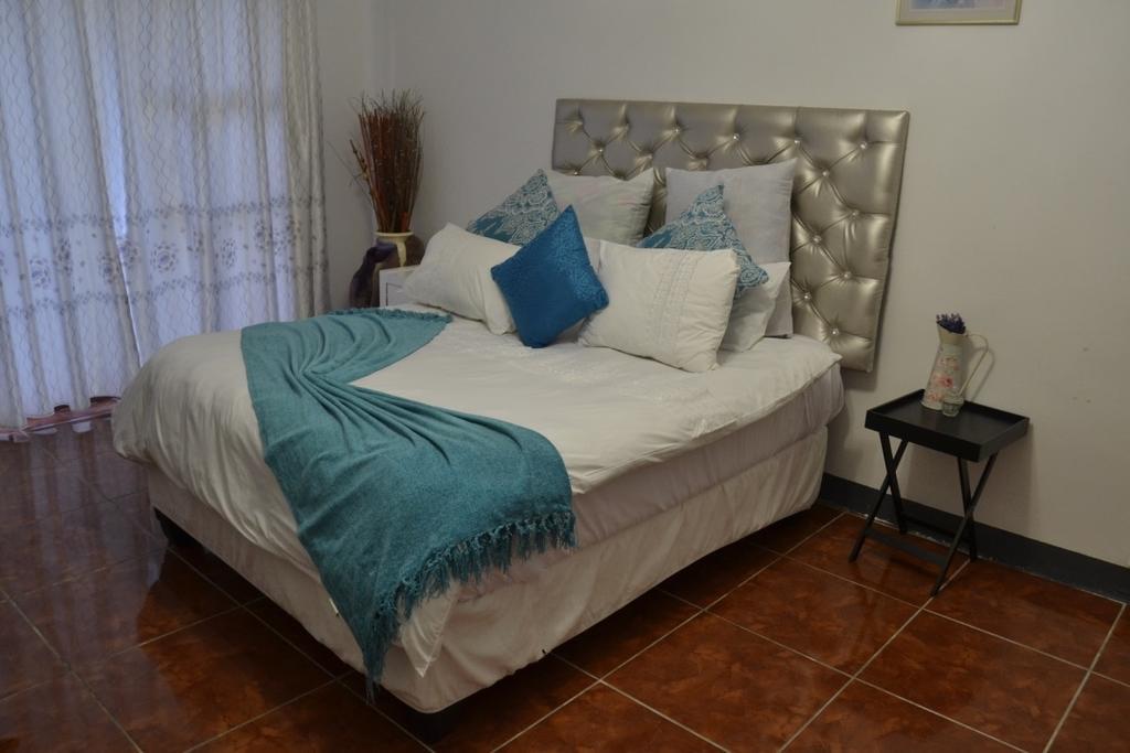 Thembisi Guesthouse 뉴캐슬 외부 사진