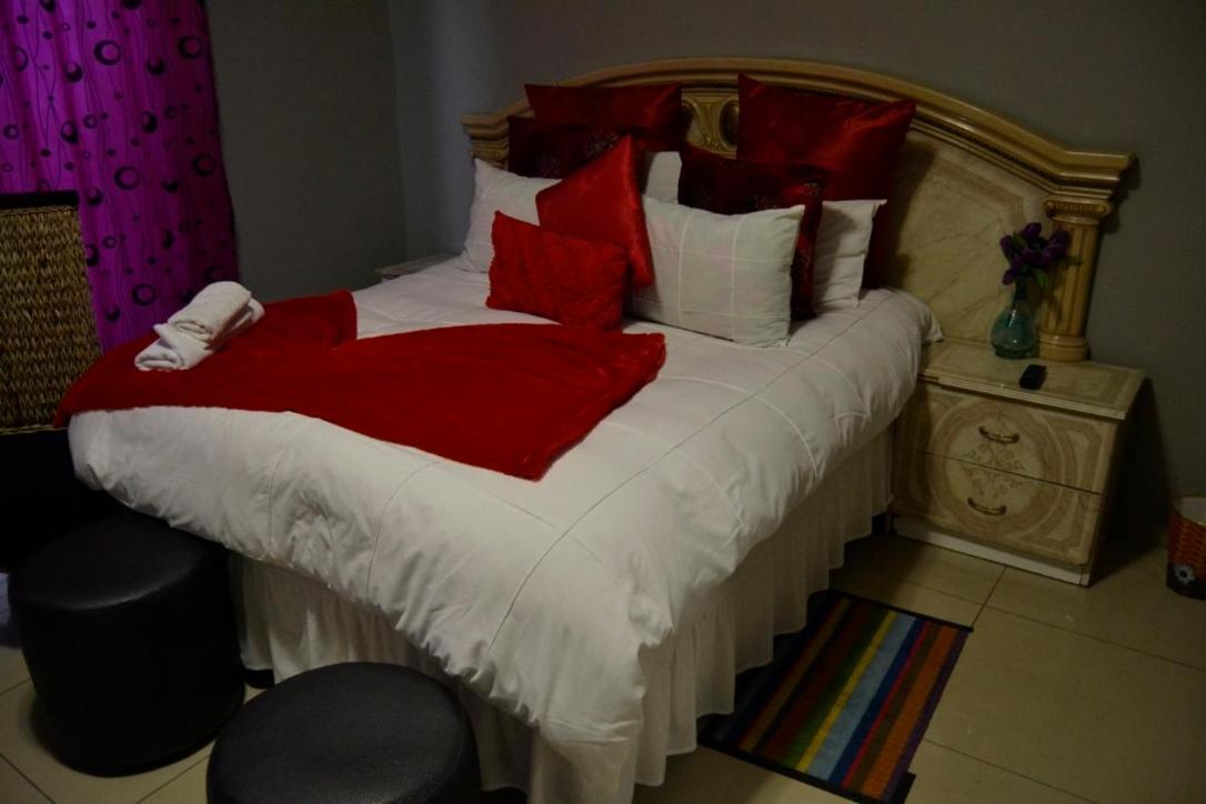 Thembisi Guesthouse 뉴캐슬 외부 사진